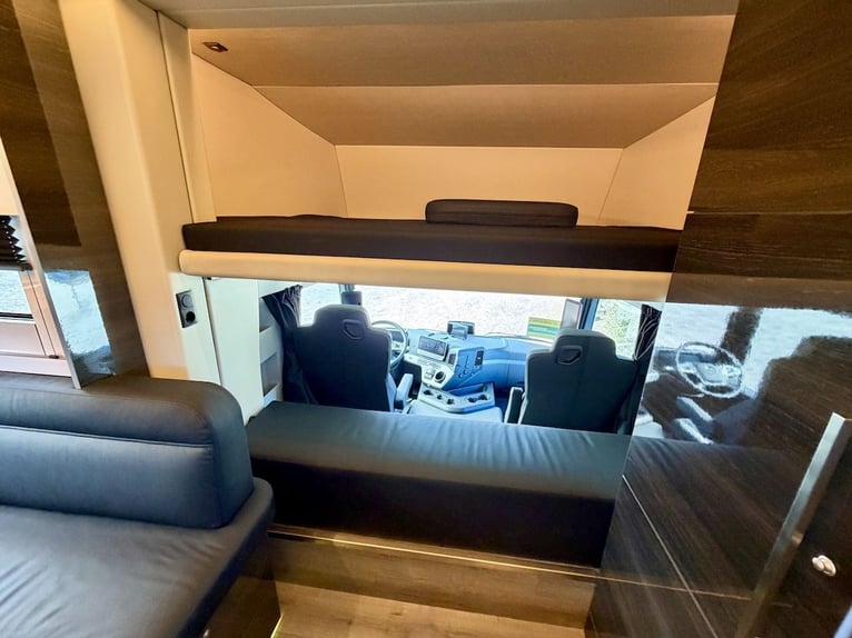 Mercedes-Benz Actros 1835 RJH Exclusive H5 Transportador de caballos para 5-6 caballos con pop-out, 