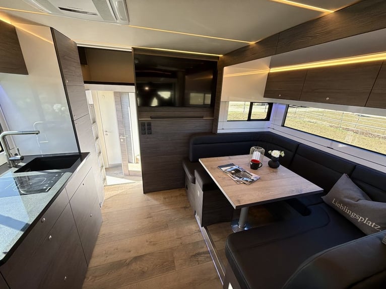 Mercedes-Benz Actros 2545 RJH Exclusive H6 Transporter para caballos, camión nuevo y disponible de i