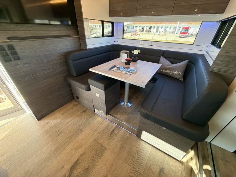 Mercedes-Benz Actros 2545 RJH Exclusive H6 Transporter para caballos, camión nuevo y disponible de i