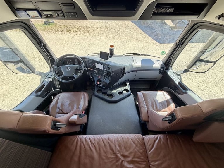 Mercedes-Benz Antos 1836 RJH transportín para caballos, para 5 caballos, con plataforma deslizante, 