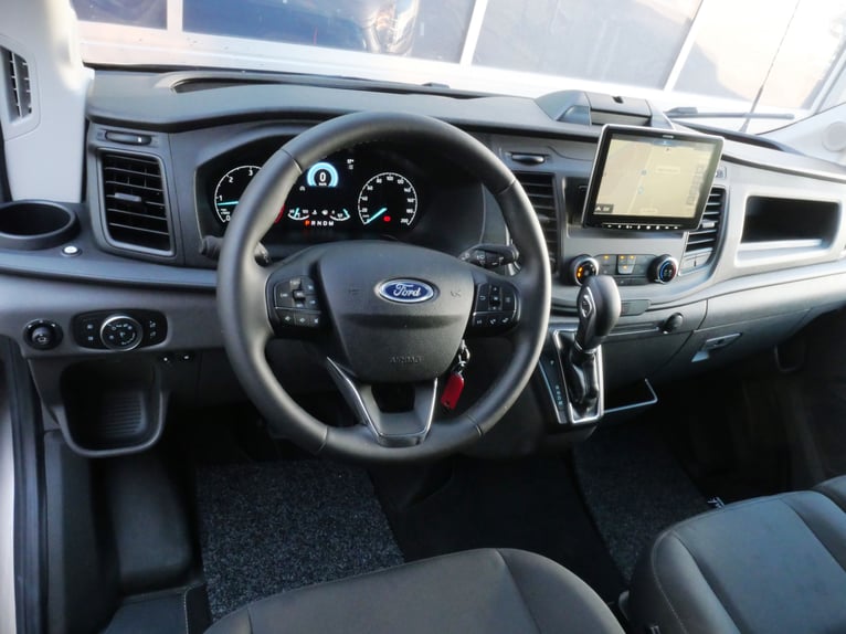 Transportador de caballos Ford Sodiak para conductor particular