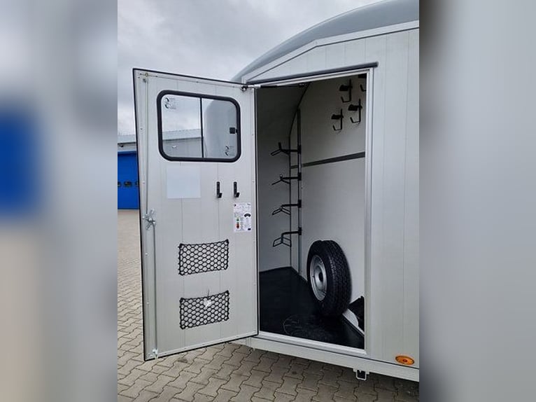 Remolque para caballos Liberté Maxi 4 – con rampa lateral y arnés integrado