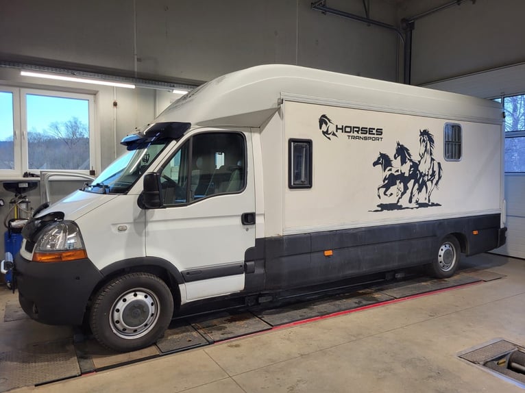 Renault dci120 Pferdetransporter