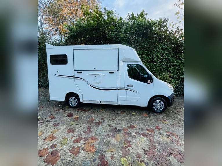 Transportista de caballos Renault Ameline