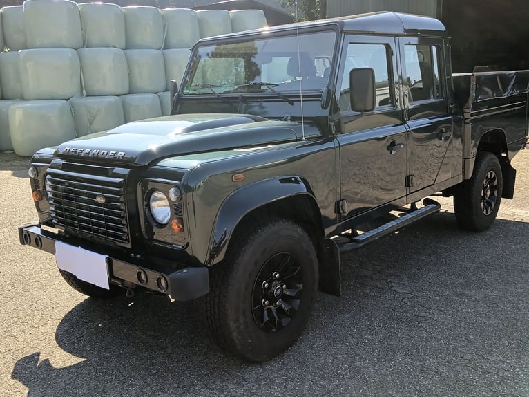 Landrover Defender 130 Perfektes Zugfahrzeug  mit 3,5 t Anhängelast für Ihren Pferdeanhänger 