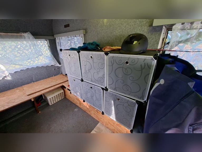 Wohnwagen umgebaut zur Sattelkammer