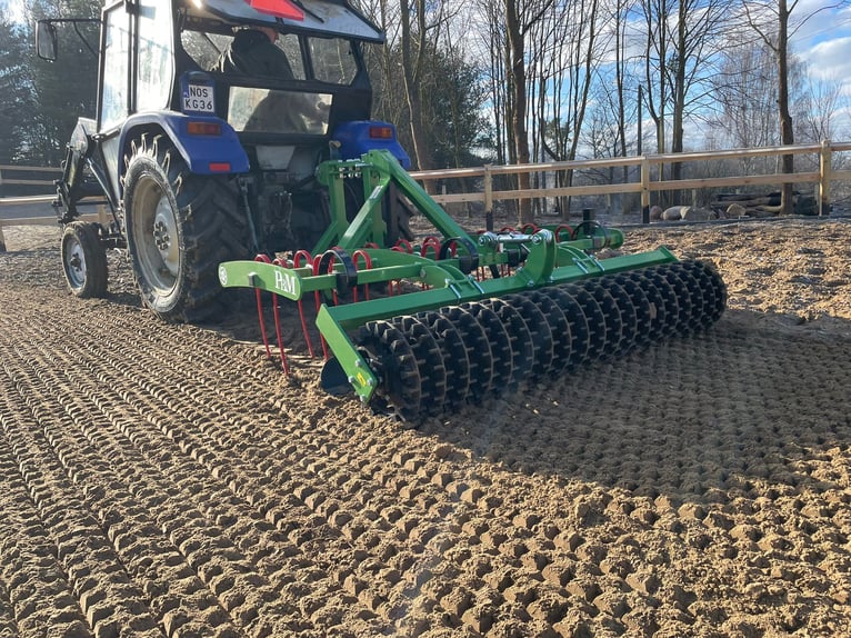 Planificador para pista de arena, niveladora de suelo para equitación HUNTER 2.0 m, cepillo de goma