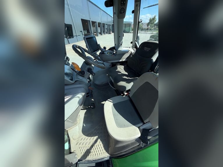 Tractor DEUTZ 7250 AGROTON TTV de 258 CV con cargador frontal, ¡TOP!