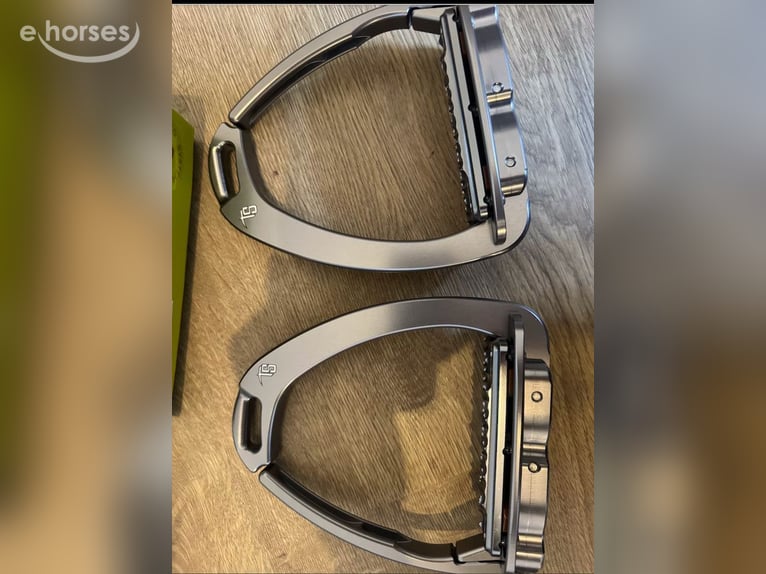Tech Stirrups Venice Plus Evo – Sin usar