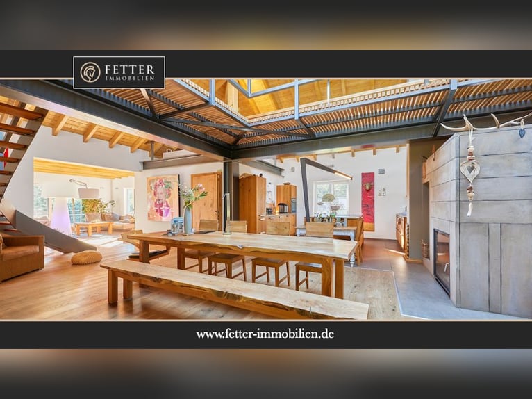 Villa in Taunusstein – Anwesen der Extraklasse mit parkähnlichem Grundstück und Stallungen!
