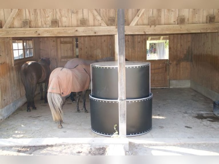 Comedero automatizado para caballos, modelo Powerraufe, con capacidad de hasta 30 kg de heno, opción