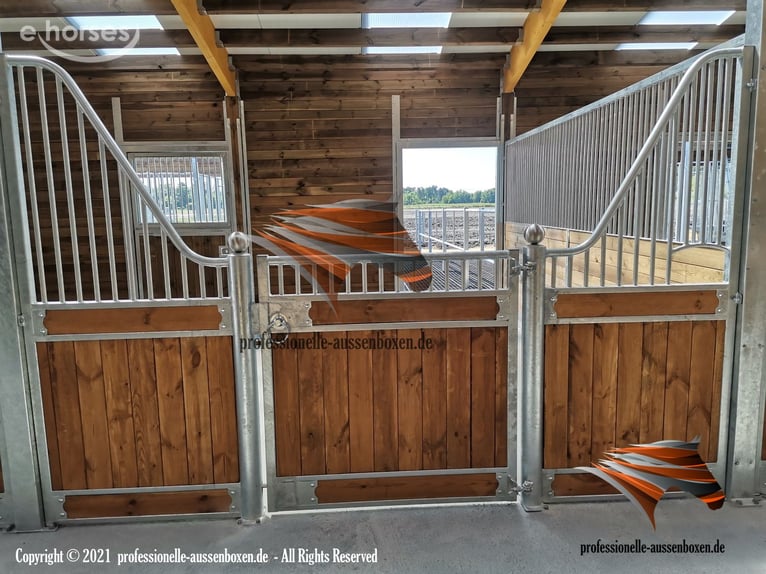 Comprar boxes para caballos: frentes de box, separadores y boxes interiores para caballos