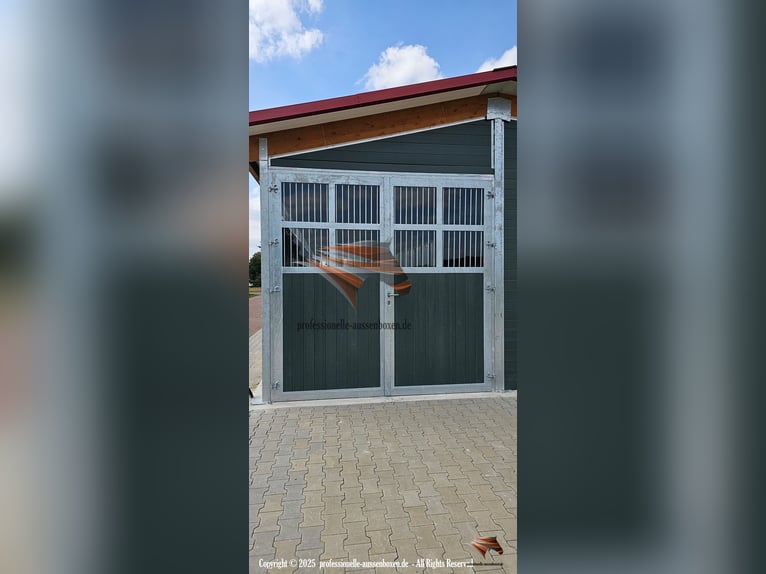 Construcción de establos de plástico para caballos – Box para caballos y establos exteriores | Compr