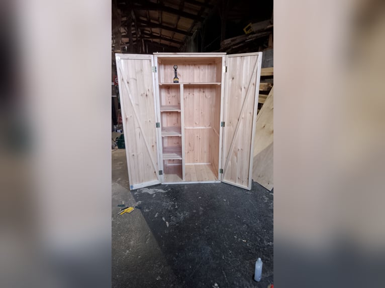 Sattelschrank Stallspind Massivholz Fichte 100 x 75 x 200 cm