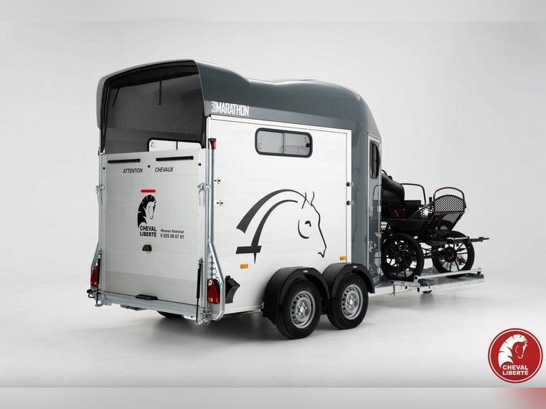Liberté Gold Marathon Horse Trailer with Tack Room