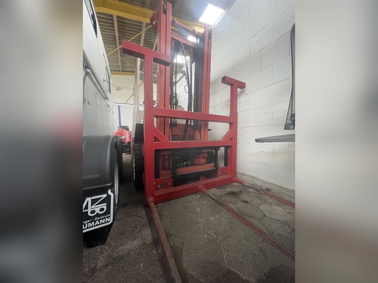 Nissan LPG Forklift, 2.5 tons
