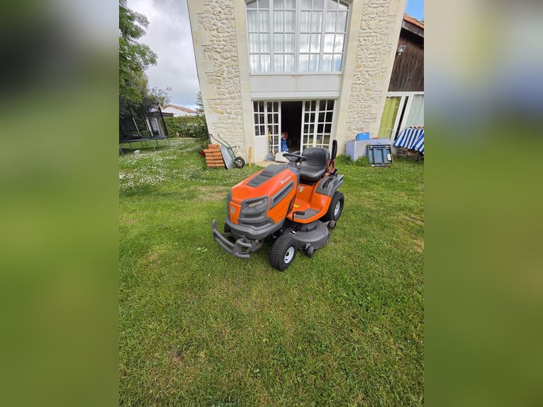 Self-Propelled Lawn Mower Tractor