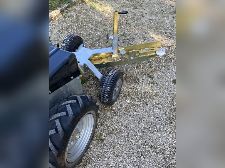 E Hoof Pick