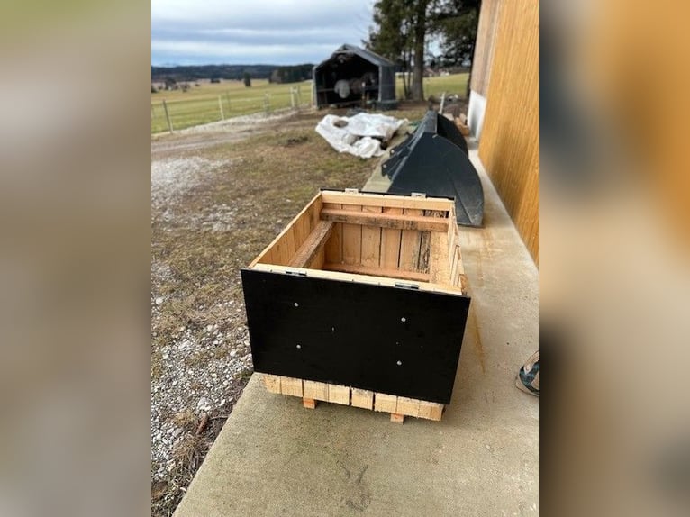 Hay rack with or without lid