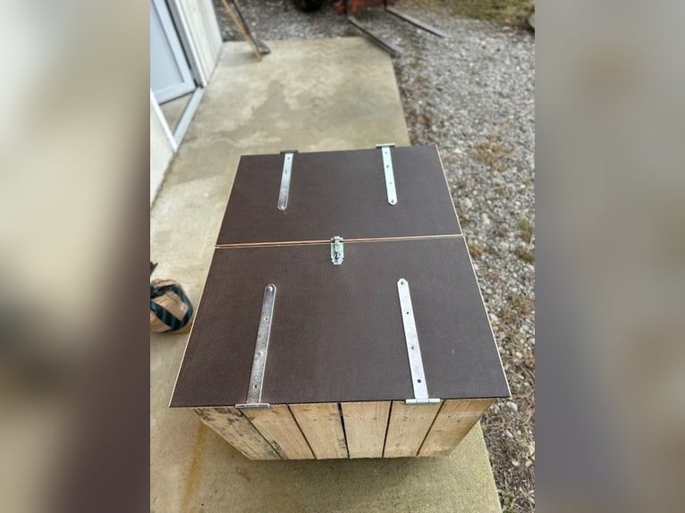 Hay rack with or without lid