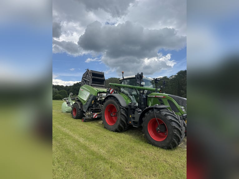 Hay, silage, and wrapping hay – premium feed from our own boarding stable