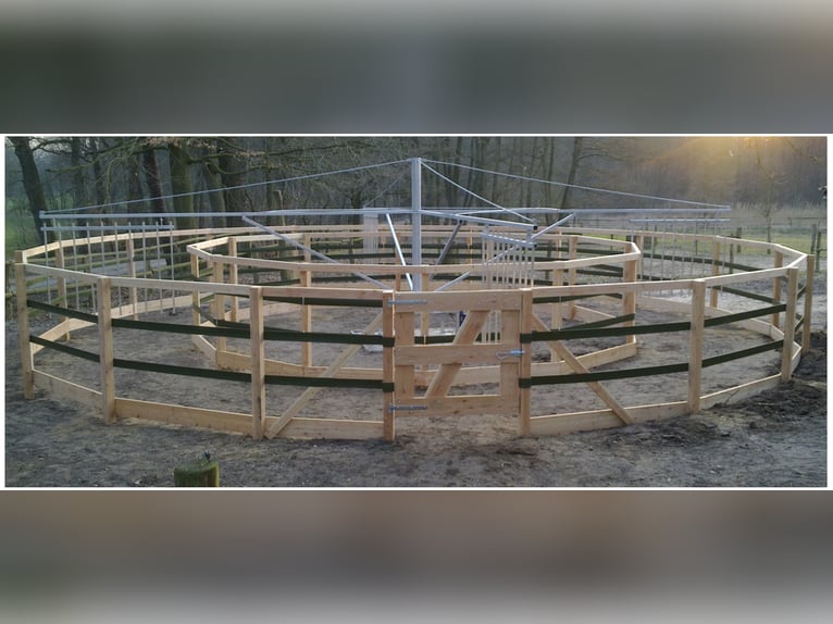 Horse walker, horse exercise system, equine walker, horse treadmill, horse exercise yard, horse turn