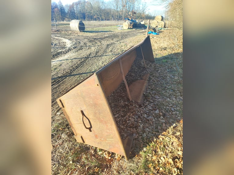 Water Trough / Horse Drinking Trough