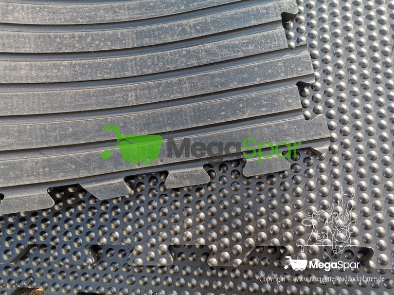 Rubber mats & lying mats, stable mats – high-quality horse mats in extra-large size!