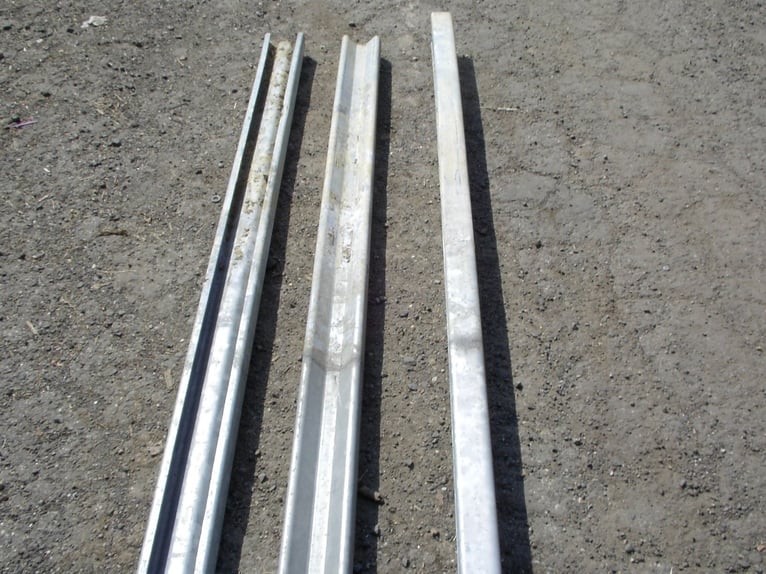 steel fence posts