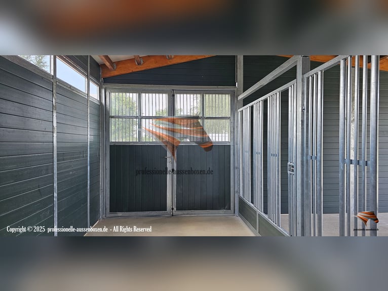 Pferdestall aus Kunststoff - Pferdebox und Außenstall | Stallungen & Offenstall kaufen - Unterstand