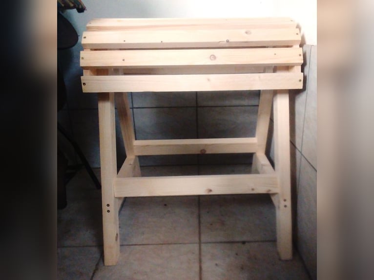 Solid pinewood saddle tree suitable for Western saddles and others