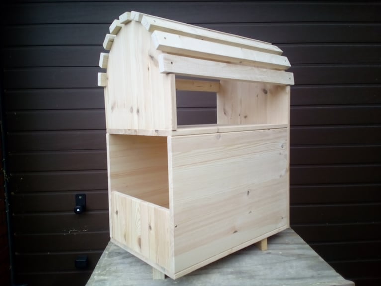 Wooden Western saddle stand, solid spruce, suitable for horse and pony, ideal for Western riding