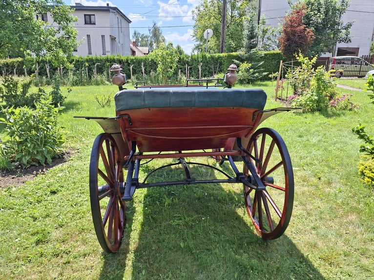 For sale: Vintage carriage