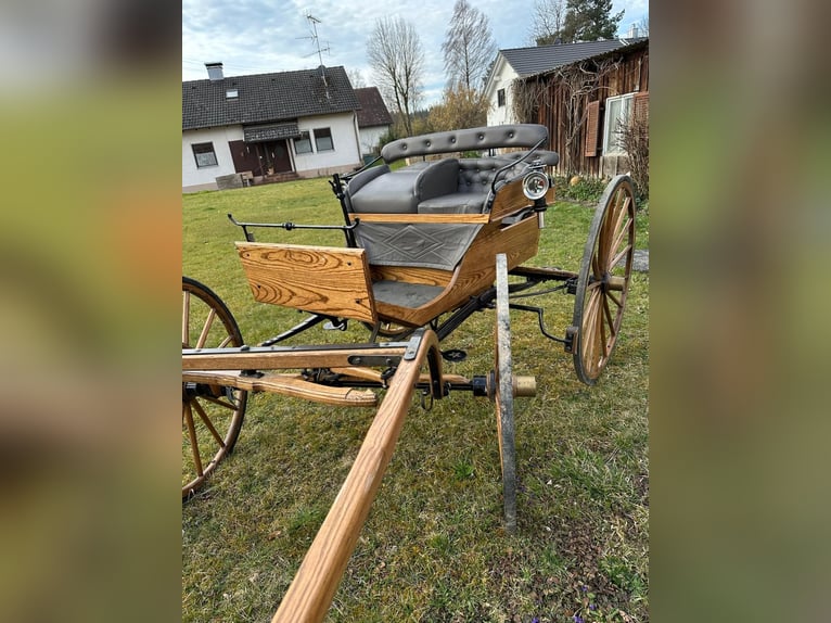 Historical American buggy (built in 1914) – restored and roadworthy – with registration documentatio