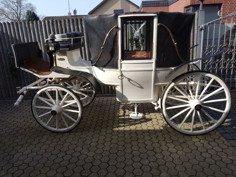 Landauer Wedding Carriage – Schustala & Co Vienna – Circa 1900 – Magnificent Condition