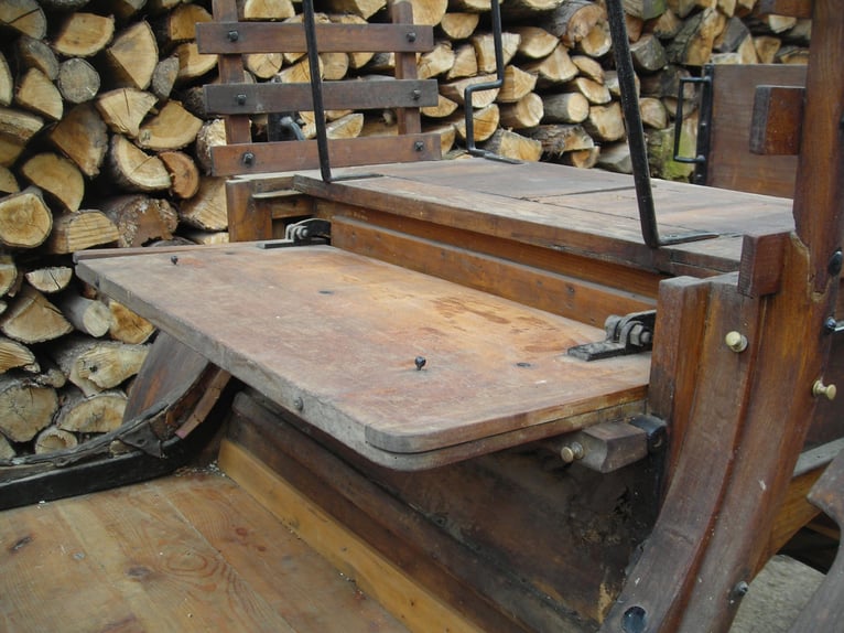 Large hunting carriage