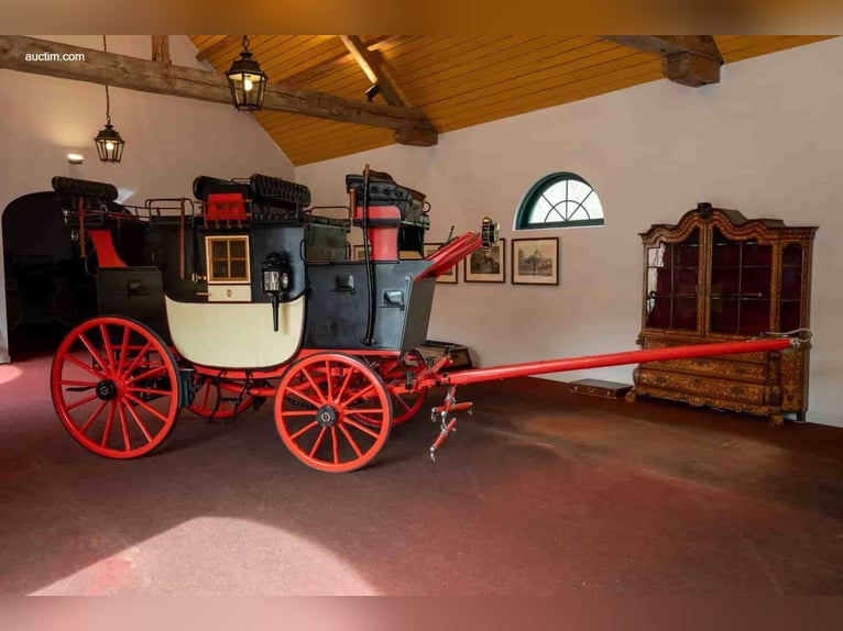 Private Road Coach No. 6693 ("Mailassen")