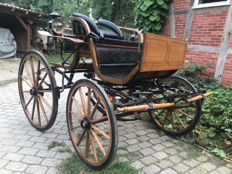 Kühnle Spyder-Phaeton in stunning natural wood finish