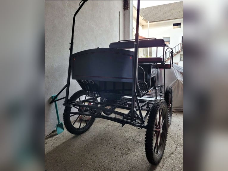 For sale: Like-new carriage