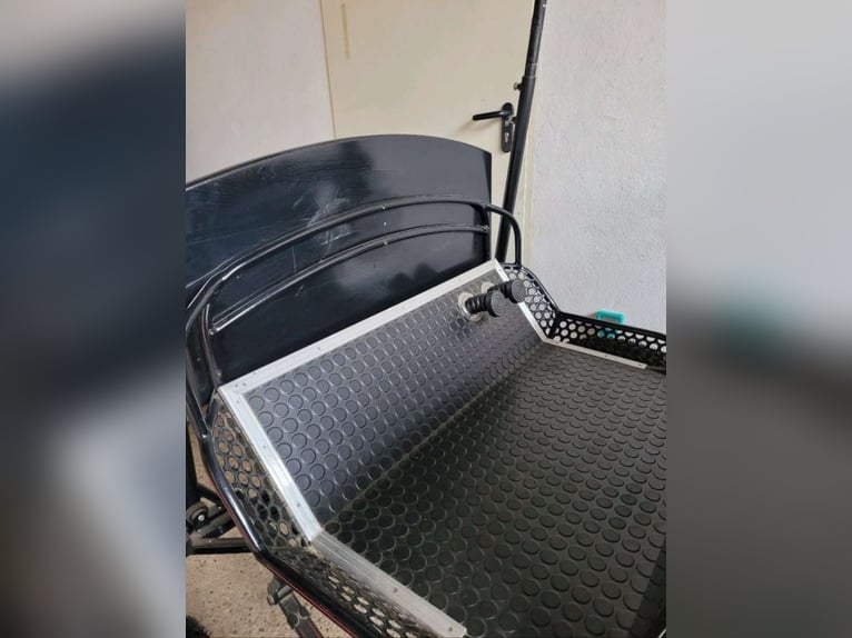 For sale: Like-new carriage