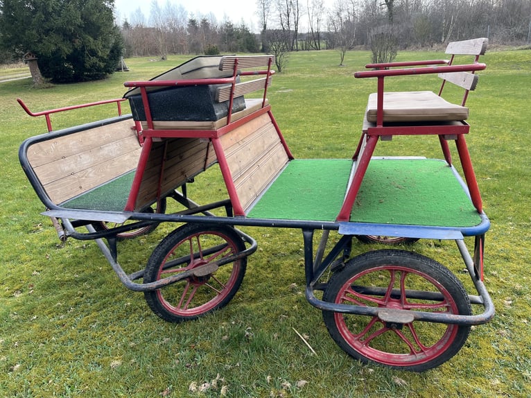 Pony-sized light carriage
