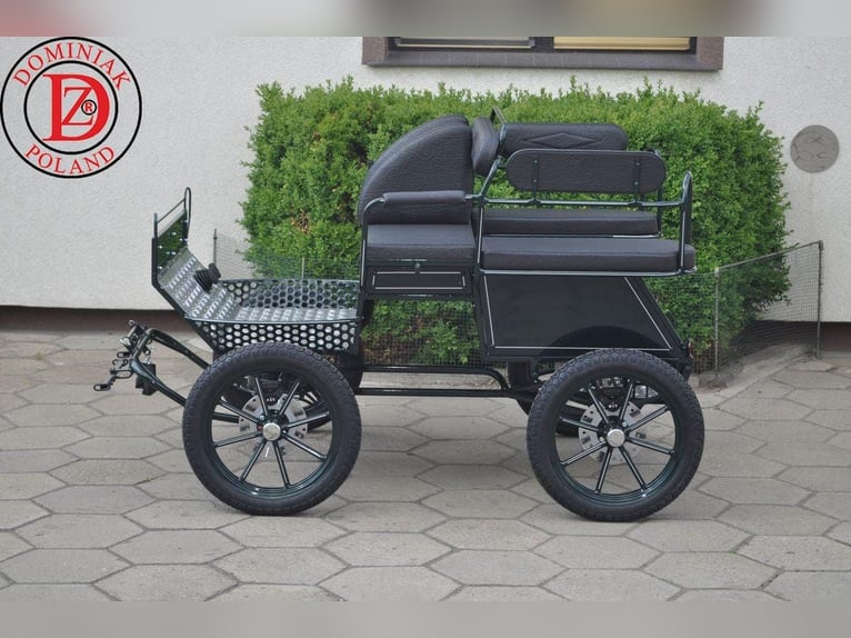 Pony wagonette with a track width of 120 cm, including 2 harnessed drivers' shafts, equipped with 4 