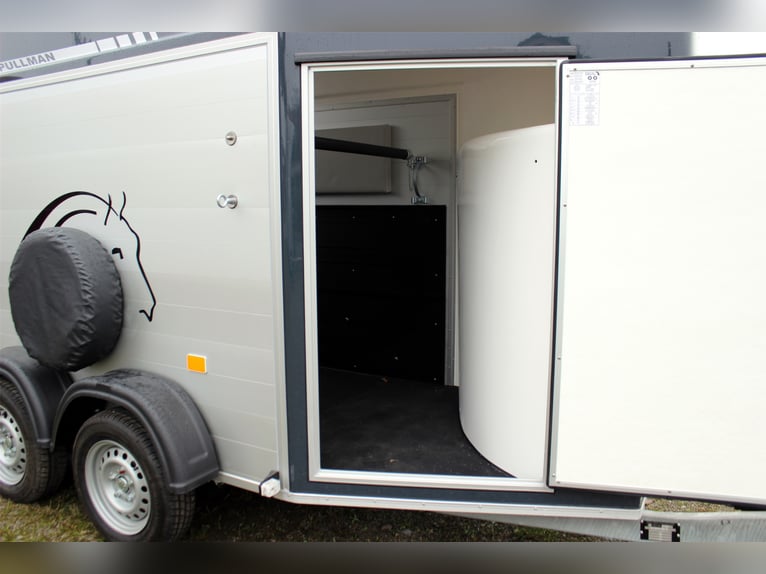 CL Gold ONE Aluline, the luxury trailer for 1 to 1.5 horses