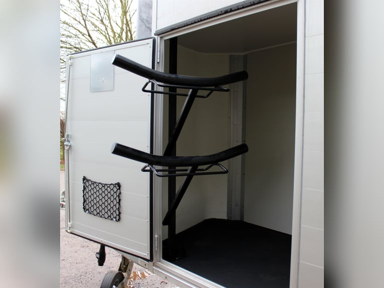 CL Touring Country: Front exit, fully equipped