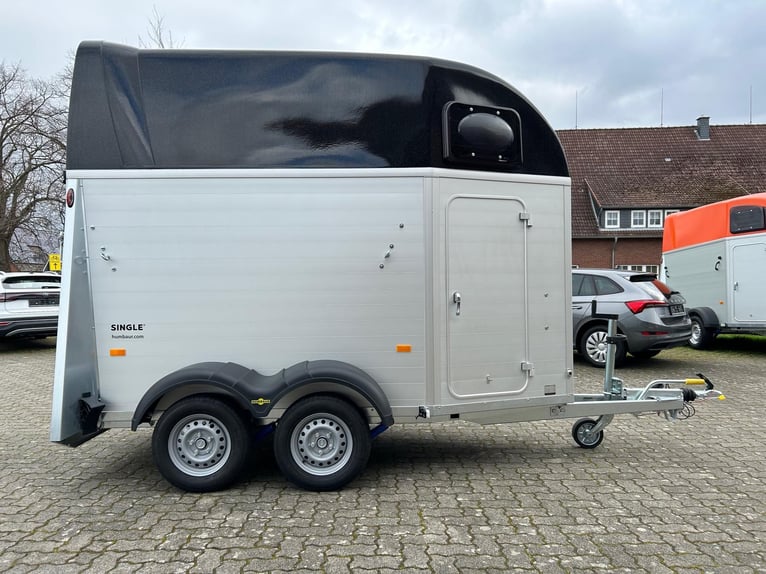 Humbaur Pferdeanhänger Single Alu Black 1600 1,6t Sattelkammer 100km/h