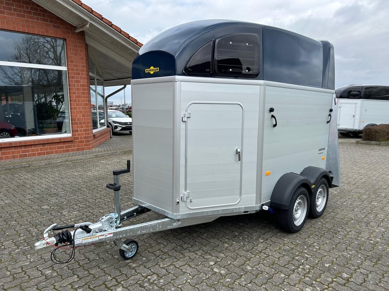 Humbaur Pferdeanhänger Xanthos 2400 2,4t Sattelkammer 100km/h Dark Blue