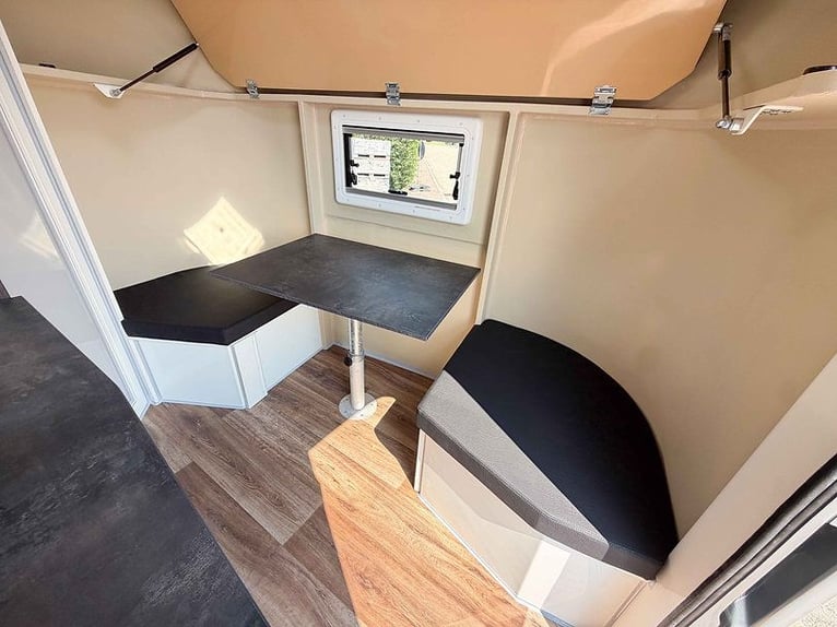 3-Horse Trailer, 3.5-ton Horse Transporter with Living Quarters and Shower, Horse Trailer Livestock