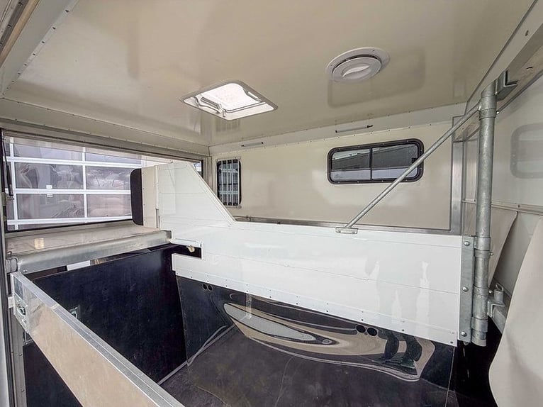 Horse Trailer DT Trailer for 2 Horses with Living Quarters / Tack Room Livestock Transporter