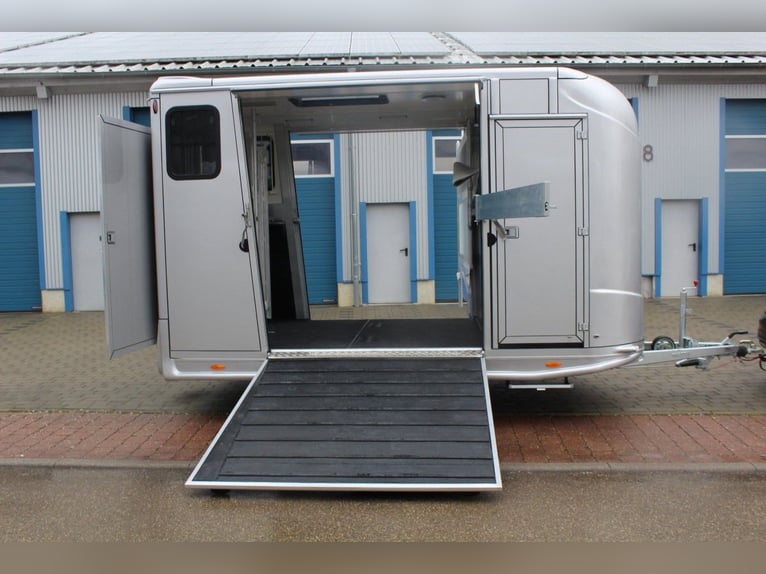 Horse trailer with 2 ramps, new model, stallion horse transporter, truck, special edition