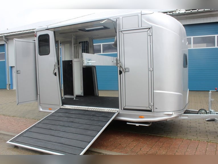 Horse trailer with 2 ramps, new model, stallion horse transporter, truck, special edition